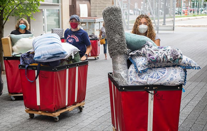 Students moving in